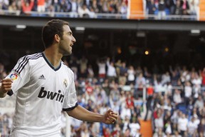 爱游戏app下载-冰点绝杀！Ning逆转乾坤，切尔西客场夺命三分